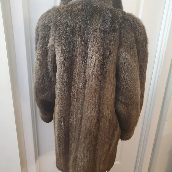 The Fur Vault Fur Coat Women's Fur Coat Sz Large - Picture 4 of 12